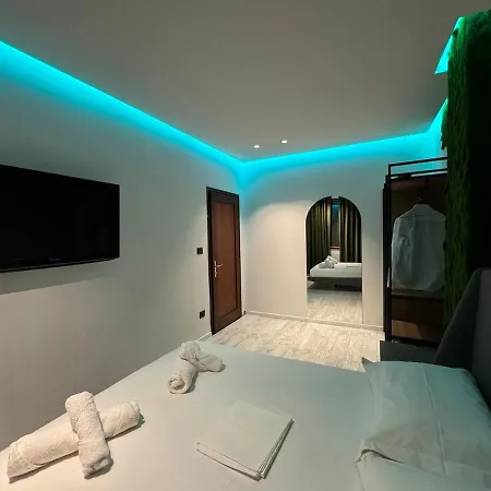 Urban Rustic In Blloku Area * Тирана