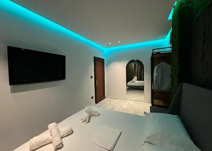 Urban Rustic In Blloku Area * 地拉那